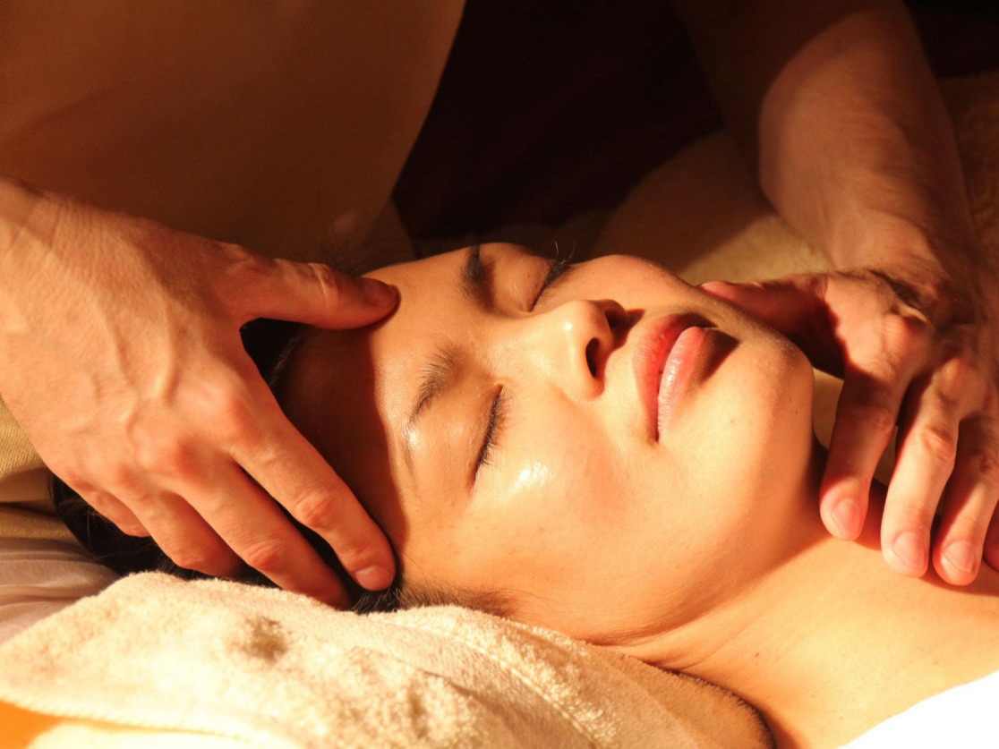 Lady Massage Face Image